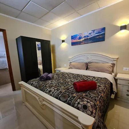 Bed & Breakfast Domus Lace Messina