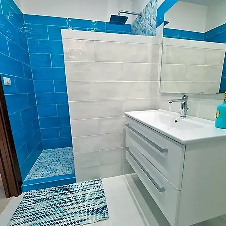 Domus Lace Oda ve Kahvaltı 4*